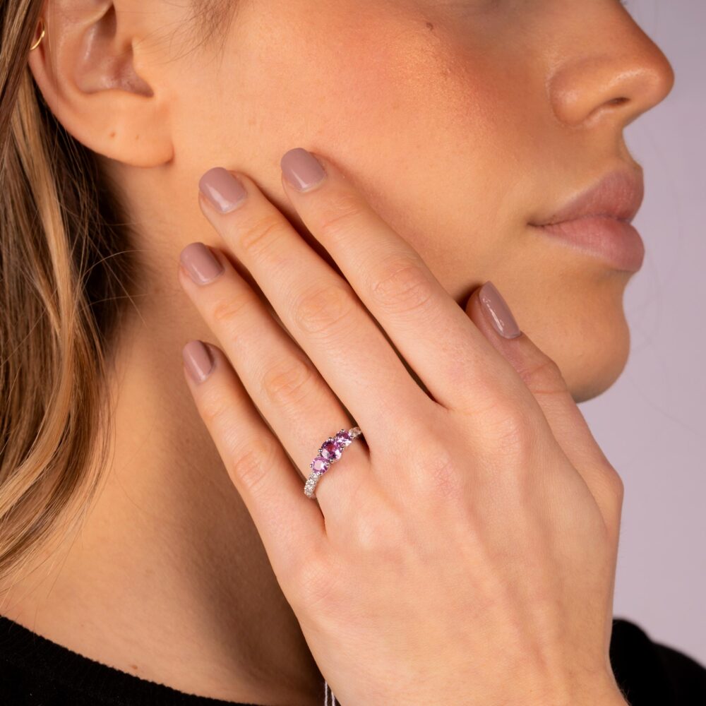 Solo TRIO 3 saph roses et 8 bts 1,9 mm - 0,24 ct
B217 – Image 2
